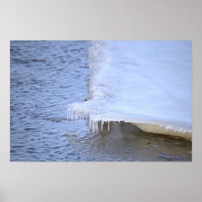 Icy Formation with Water Poster (Framsidan)