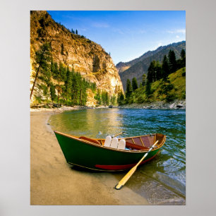 IDAHO fiskebåt på en sandig strand i Poster