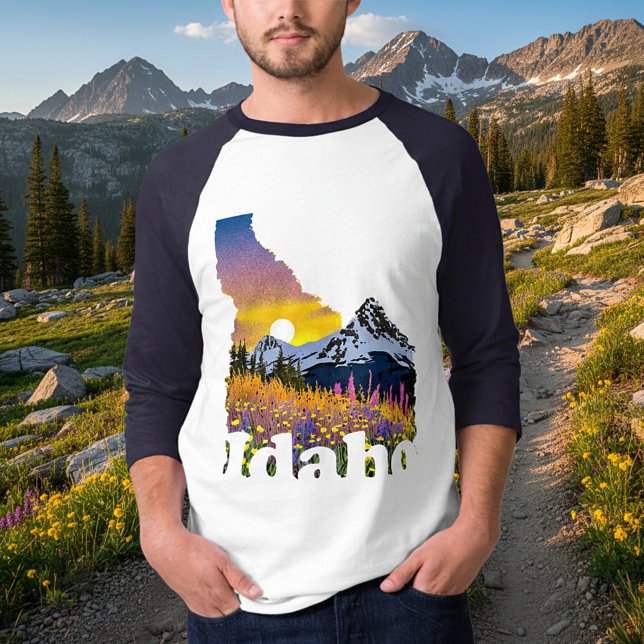 Idahoform med berg och vilda blommor t shirt (Skapare uppladdad)