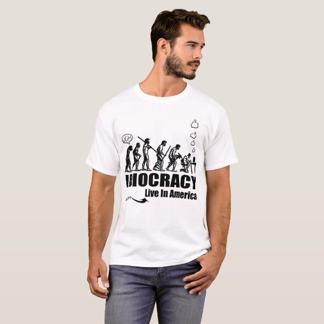 Idiocracy är vid liv och väl i USA! Tee (Hel framsida)