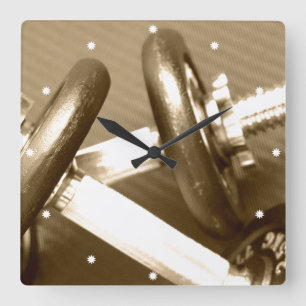 Idrottshallhanteln väger fyrkantig klocka