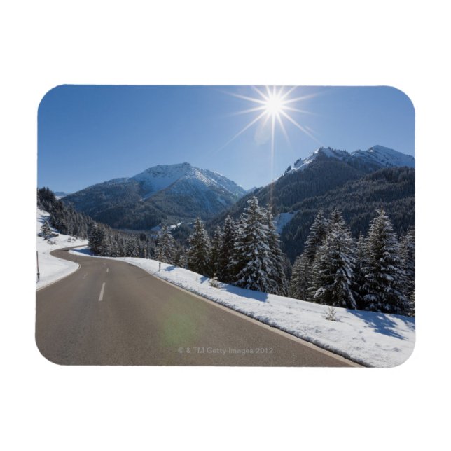 Idyllik tom väg under vintern, 2 magnet (Horisontell)