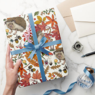 Igelkottar och höstskogsflora på elfenben presentpapper