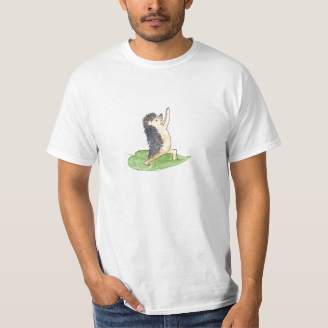 IgelkottYogakrigare 1 poserar T-shirt (Framsida)