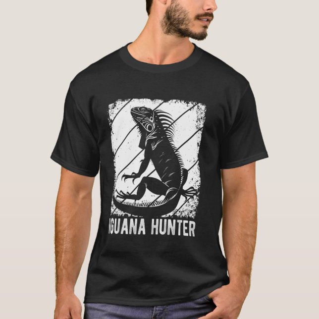 IGUANA HUNTER retro iguana design T Shirt (Framsida)