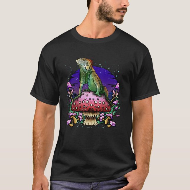 Iguana With Trippy Mushrooms T Shirt (Framsida)