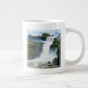 Iguazu Falls Omgiven Av Djungel Jumbo Mugg