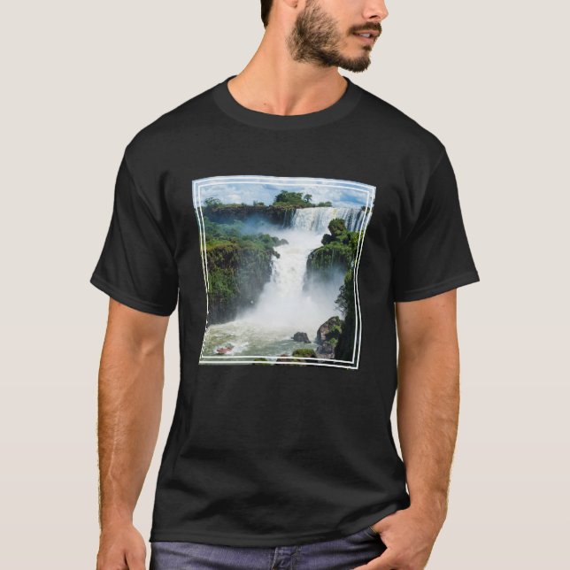 Iguazu Falls omgiven av djungel T Shirt (Framsida)