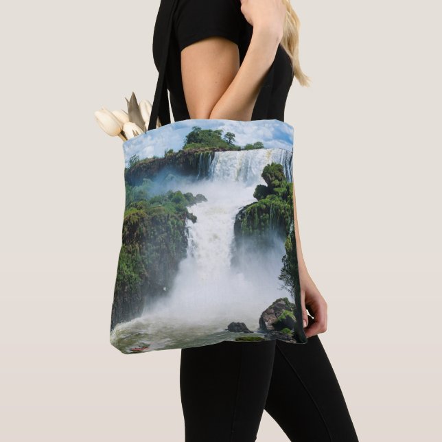 Iguazu Falls omgiven av djungel Tygkasse (Närbild)