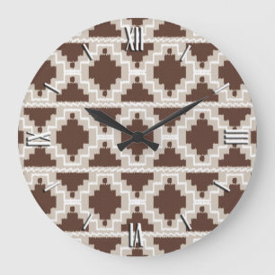 Ikat Aztec Mönster - Chocolate Brown och Taupe Stor Klocka