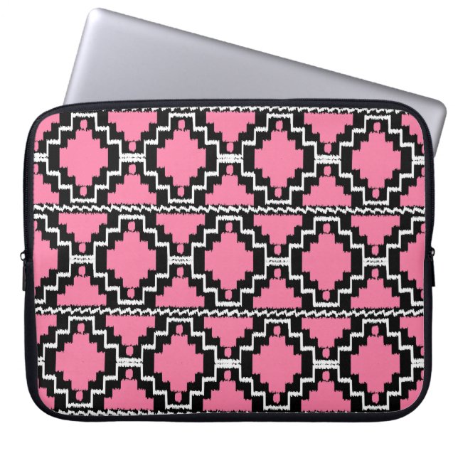 Ikat Aztec-mönster - Fuchsia Rosa, Svart och Vit Laptop Fodral (Framsidan)