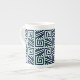 Ikat Aztec Mönster - Indigo och Light Blue Benporslin Mugg