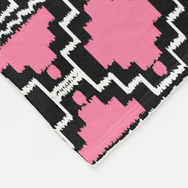 Ikat Aztec Tribal - Fuchsia Rosa, Black and White Fleecefilt (Hörn)