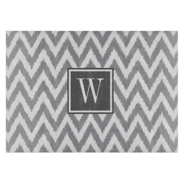 Ikat Chevron Grått Monogram Glasskärskivor (Framsidan)
