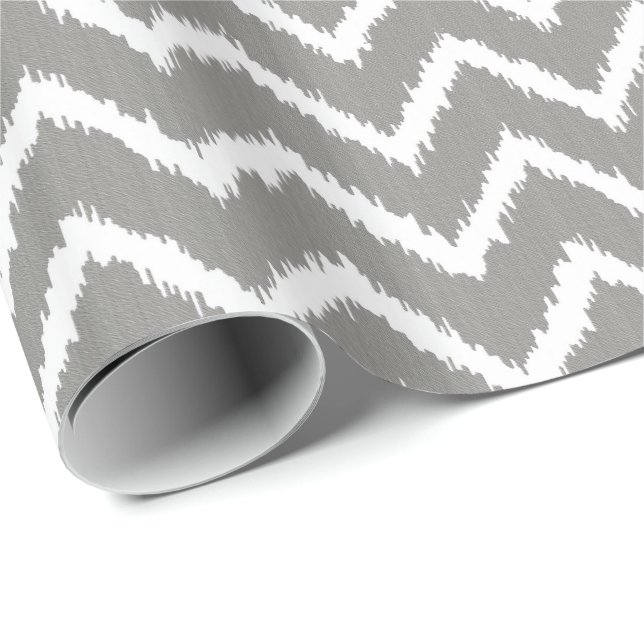 Ikat Chevron Mönster - Silver grått / grått & vit Presentpapper (Rullad Hörn)