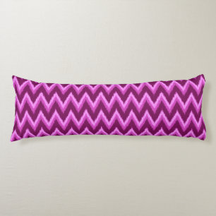 Ikat Chevron Rand - Amethyst Lila and Violet Kroppskudde