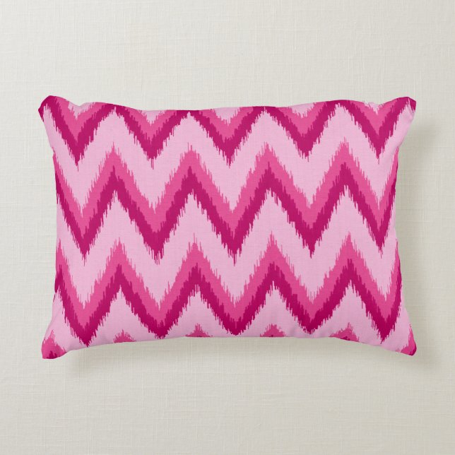 Ikat Chevron Rand - Fuchsia och Blek Rosa Prydnadskudde (Framsidan)