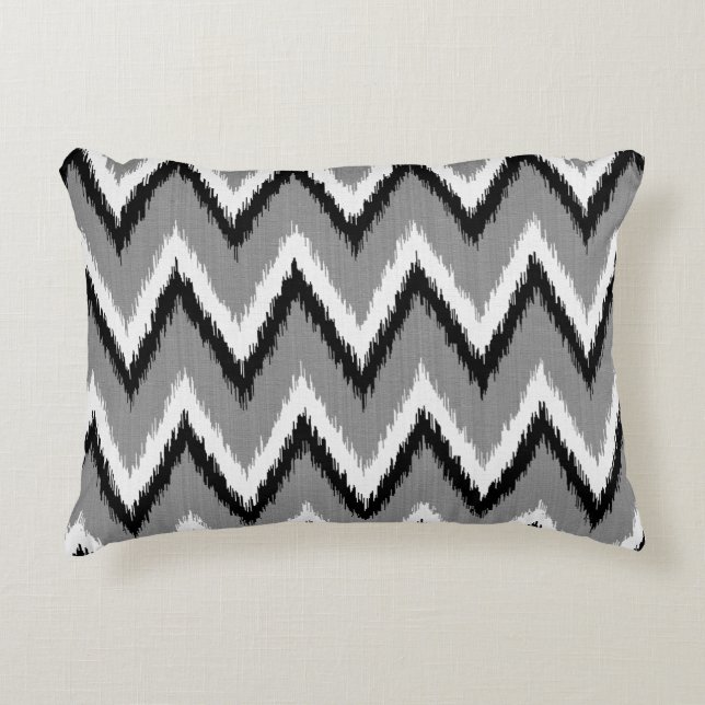 Ikat Chevron Rand - Grått / Grått, Black & White Prydnadskudde (Framsidan)