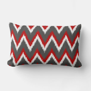 Ikat Chevron Rand - Red, White and Grått / Grått Lumbarkudde