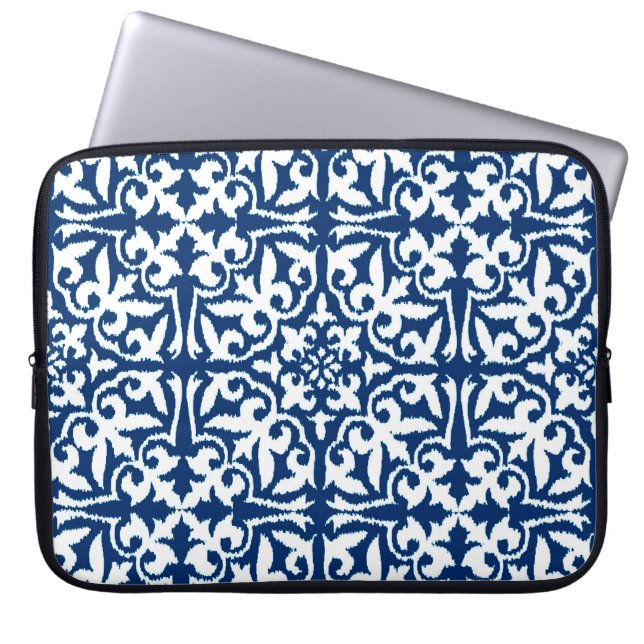 Ikat damask-mönster - Cobalt Blue och White Laptop Fodral (Framsidan)