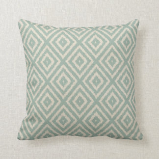 Ikat Diamond Mönster i Seafoam Grönt Cream Kudde