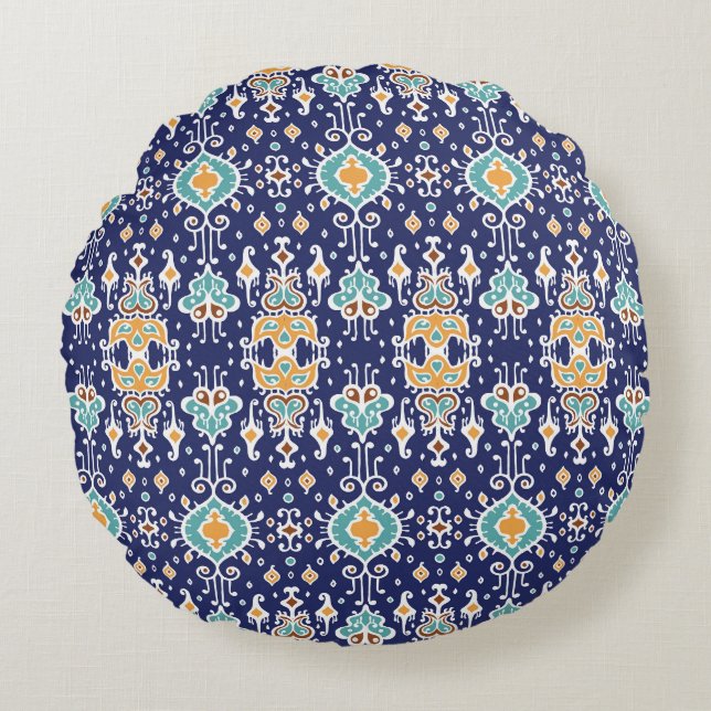 Ikat Geometric: Folklore Oriental Ornament. Rund Kudde (Framsidan)