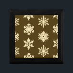 Ikat Snöflingor - Beige och Chocolate Brown Smyckeskrin<br><div class="desc">Ett känsligt,  lacy snowflake mönster på en solid bakgrund med en ikat,  ikat vävd struktur-beige snöflingor på en djup chokladbrun bakgrund</div>