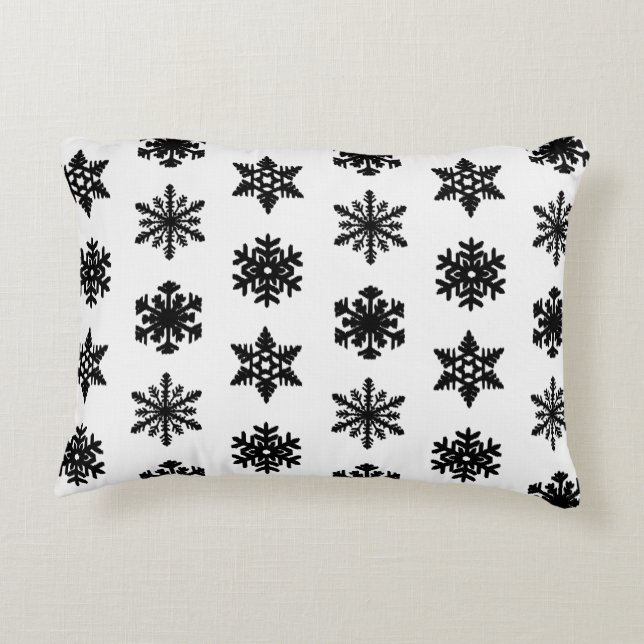 Ikat snöflingor - vit och svart prydnadskudde (Baksidan)