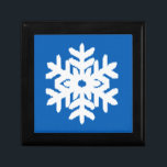 Ikat Snowflake - Koboltblått och vitt Smyckeskrin<br><div class="desc">Ett känsligt,  lacy snowflake mönster på en solid bakgrund med en ikat,  iskvävd struktur - vit snöflinga på en djup koboltblå mark</div>