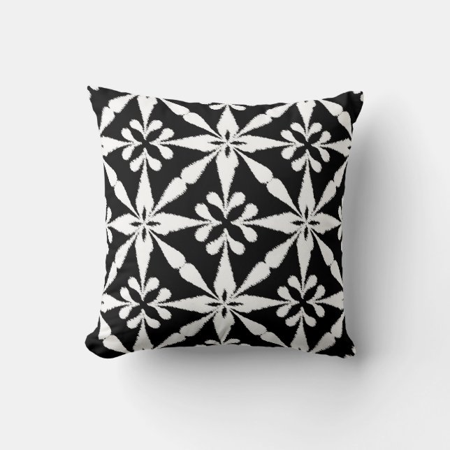 Ikat Star Mönster - Black and White Kudde (Framsida)