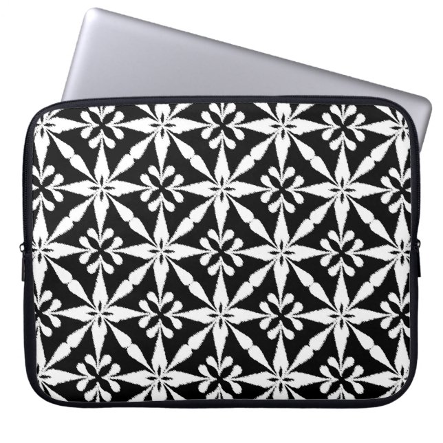 Ikat Star Mönster - Black and White Laptop Sleeve (Framsidan)