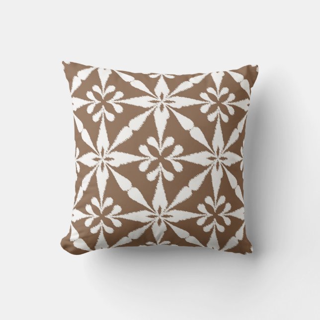 Ikat Star Mönster - Taupe Tan and White Kudde (Framsida)