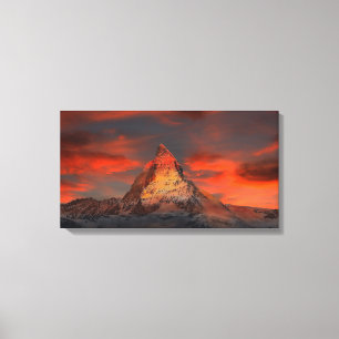 Ikoniska alpina bergarter Matterhorn vid solnedgån Canvastryck