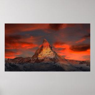 Ikoniska alpina bergarter Matterhorn vid solnedgån Poster