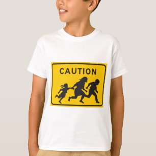 Illegal invandrare som korsar huvudvägen, t-shirt