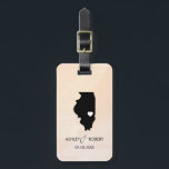 Illinois Karta Bröllop Luggage Tag, Couple's Namn Bagagebricka<br><div class="desc">Dessa statliga bagagetaggar gör perfektens bröllop-märkre eller välkomna säckars märkre. Koppla den till din gåva i stället för en typisk papper märkre, och de kan använda den i månader och år till komen. Märkrna har en persikofärgad vattenfärgsbakgrund. Om du vill ha ställe i hjärtat på platsen bröllop användor du alternativet...</div>