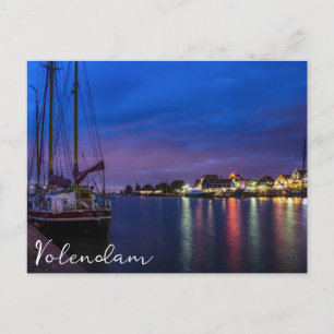 Illuminerad Volendam hamn på natten Vykort