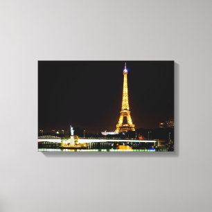 Illuminerat Eiffeltorn i Paris på natten Canvastryck