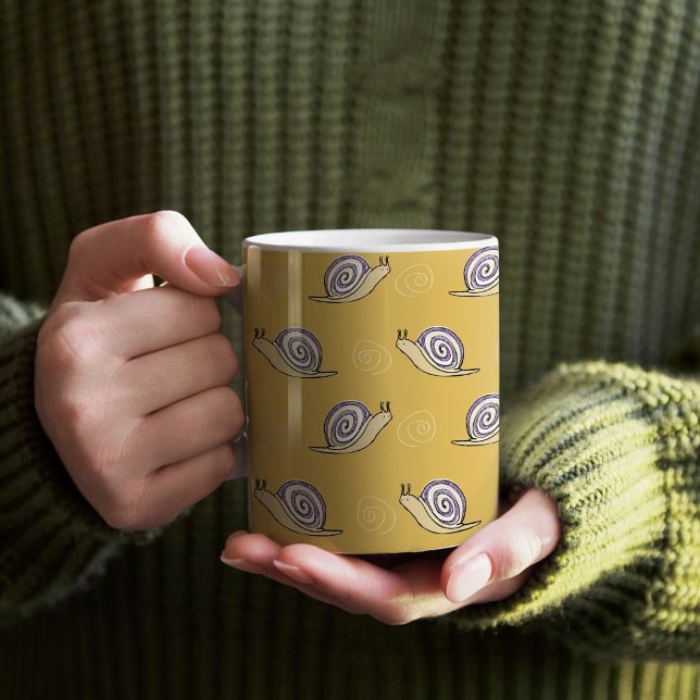 Illustrated Snigel och Swirls Mönster Kaffemugg (Snails and Swirls Patterned Mug)