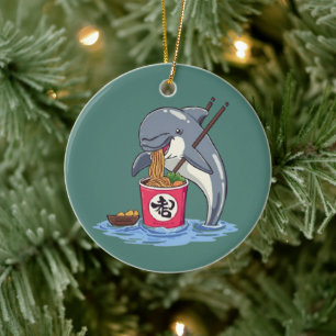 Illustration av delfin som äter Ramen Julgransprydnad Keramik