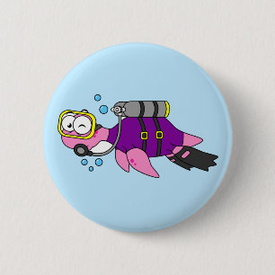 Illustration av en Loch Ness Monster Scuba Diver. Knapp