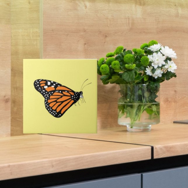 Illustration av Orange och Gult för Monarch Butter Kakelplatta (Let this elegant monarch butterfly grace your kitchen, bathroom or other tiled space!)