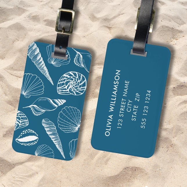 Illustration av Snäcka till havs Bagagebricka (Illustrated sea shell, nautical blue and white personalized luggage tag. Matching items available.)