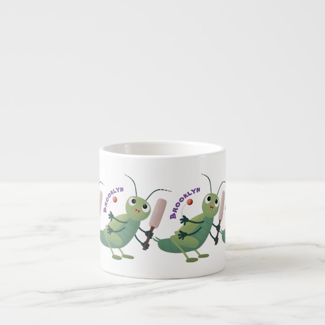 illustration av tecknaden för Cute grönt-kricket-i Espressomugg (Framsidan)