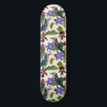 Illustrationer av tropiska blommor, fåglar. mini skateboard bräda 18,5 cm<br><div class="desc">Illustrationer av blommor,  växt,  blommönster,  löv,  fågel,  exotiska blommor för hälsningskort,  flygblad eller ram. Lilac brinner Roller-fågel. Trendigets blommigt färglös mönster-utskrift.</div>