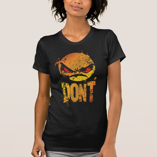Ilska Ansikte Emoji med texten 'INTE' T Shirt (Framsida)