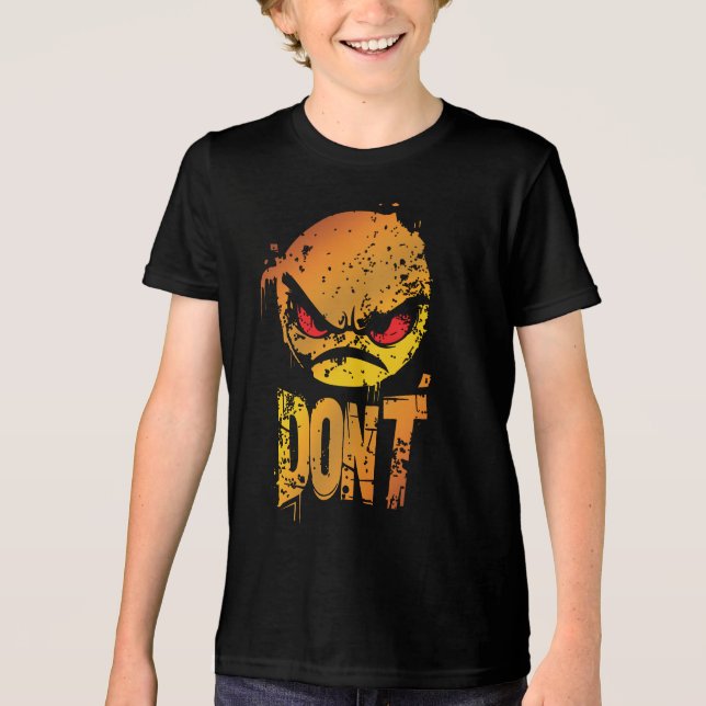 Ilska Ansikts-Emoji med texten 'INTE' T Shirt (Framsida)