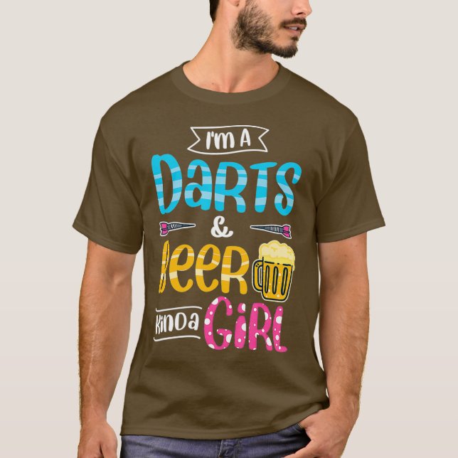 Im A Darts Beer Kinda Girl - Funny Dart Player T Shirt (Framsida)