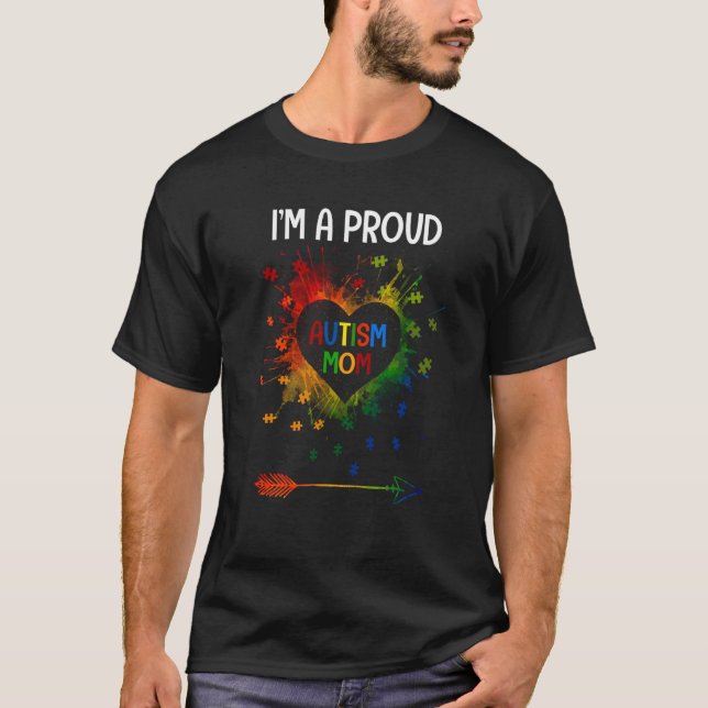 I'm A Proud Autism Mom Autism Awareness Month Moth T Shirt (Framsida)