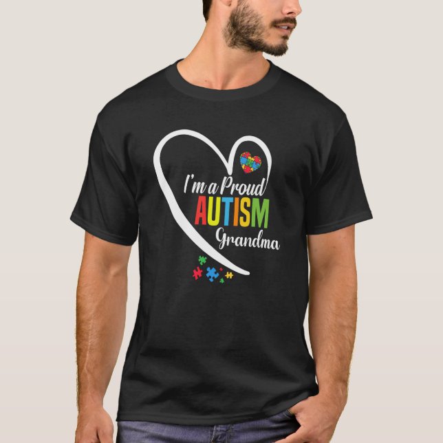 I'm A Proud Grandma Love Heart Autism Awareness Pu T Shirt (Framsida)